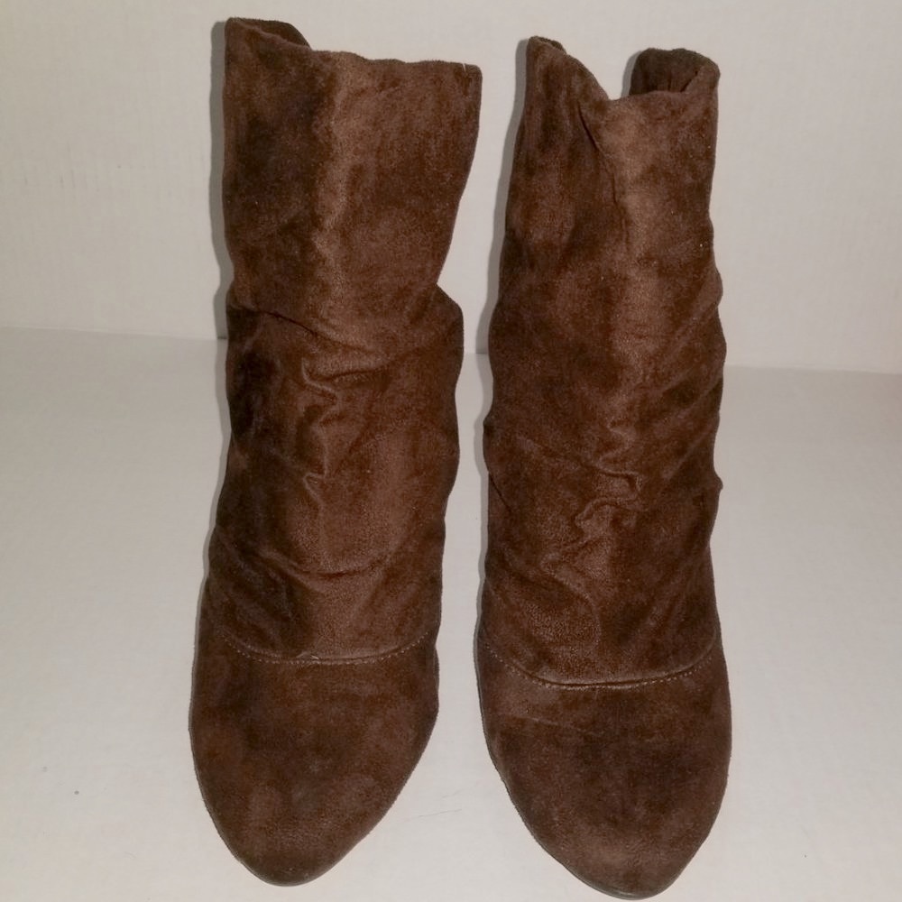 BAMBOO Brown‎ Heels Booties - Picture 2 of 11
